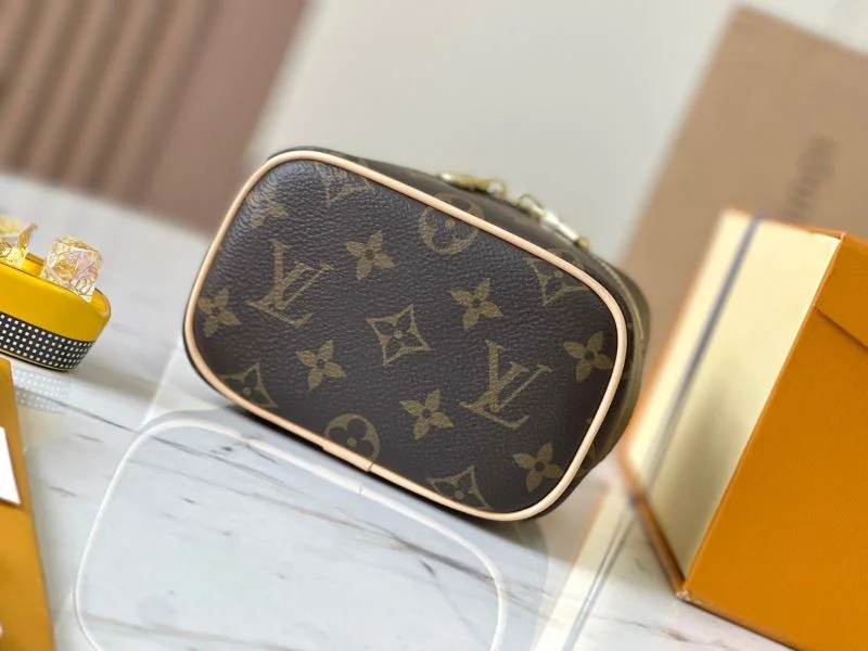 Louis Vuitton Cosmetic Bags Elegant 39764