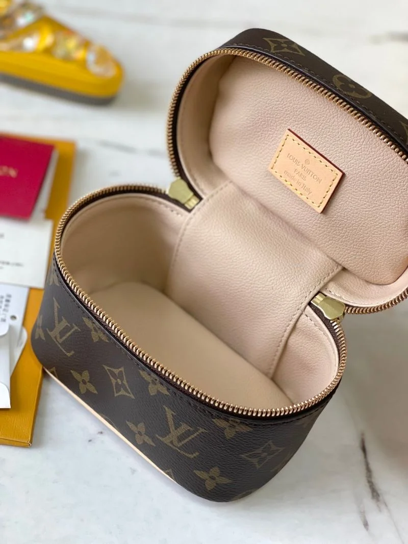Louis Vuitton Cosmetic Bags Elegant 39764