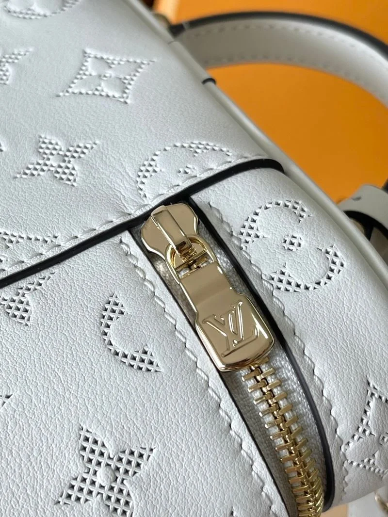 Louis Vuitton Cosmetic Bags ModernLook 39767