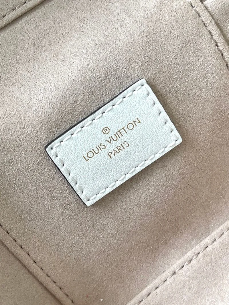 Louis Vuitton Cosmetic Bags ModernLook 39767