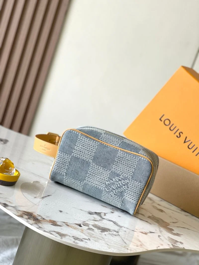 Seasonal Louis Vuitton Cosmetic Bags 39751