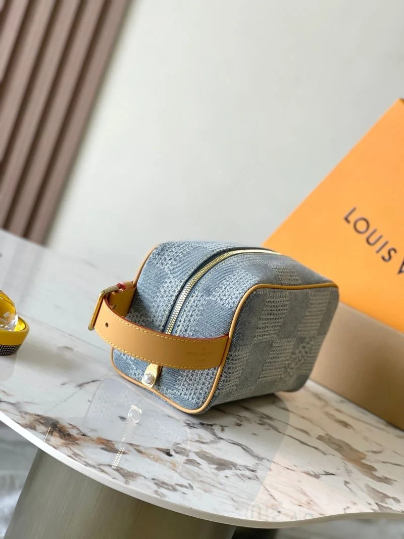 Seasonal Louis Vuitton Cosmetic Bags 39751