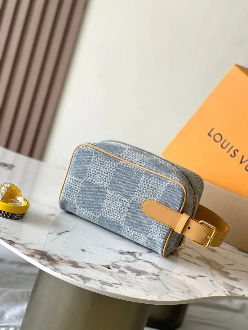 Seasonal Louis Vuitton Cosmetic Bags 39751