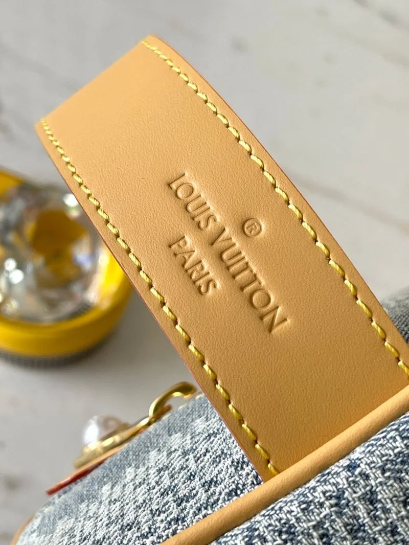 Seasonal Louis Vuitton Cosmetic Bags 39751