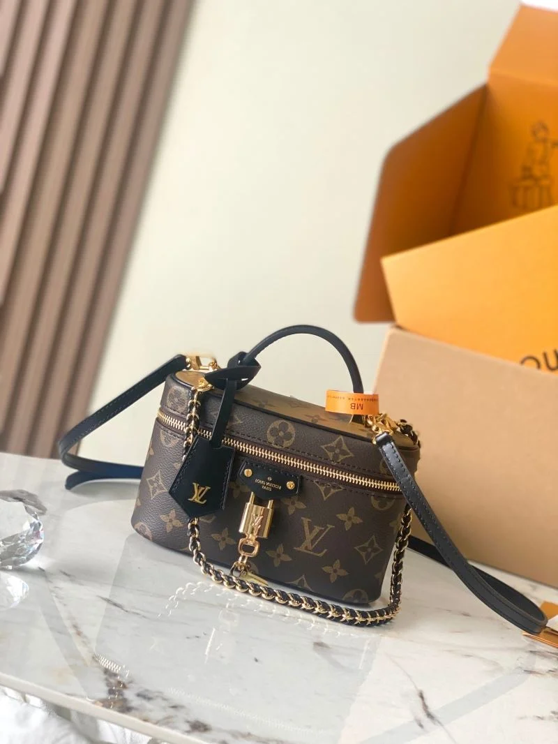 Lightweight Louis Vuitton Cosmetic Bags 39766