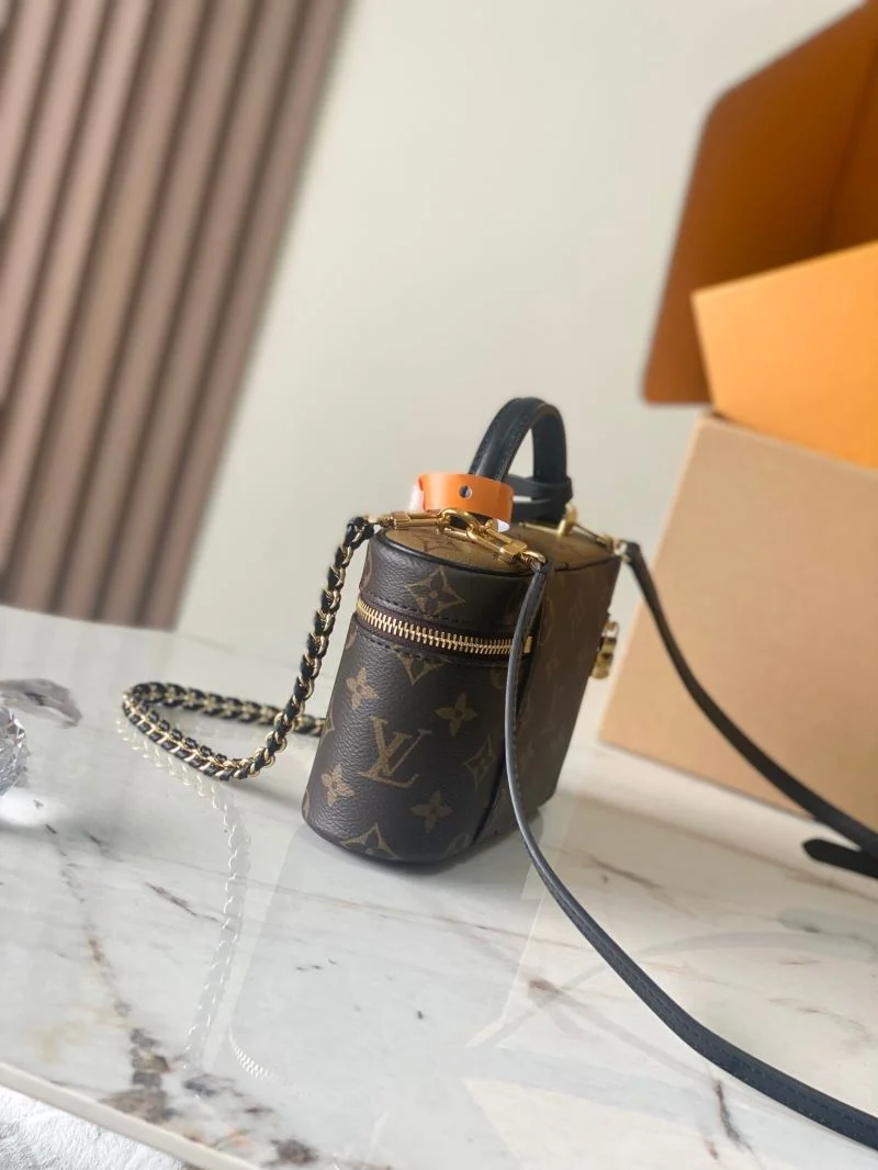 Lightweight Louis Vuitton Cosmetic Bags 39766