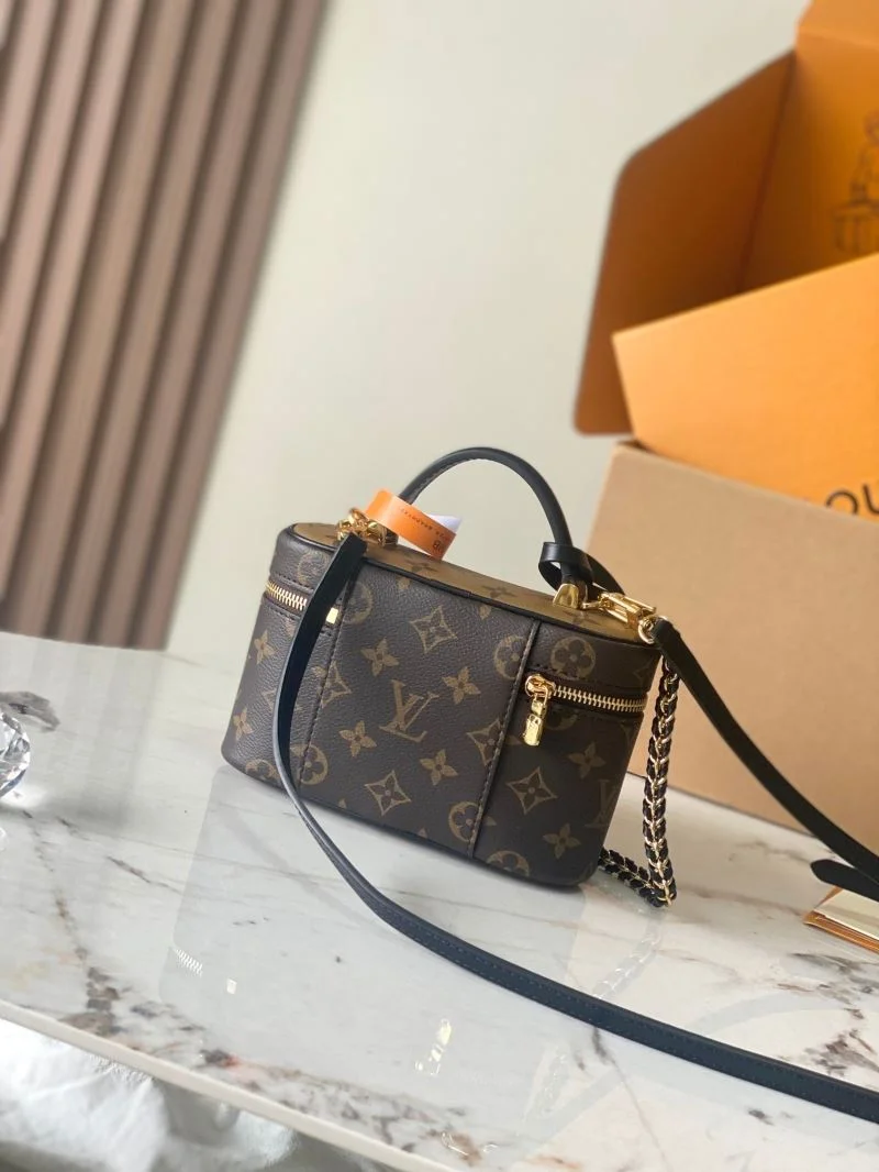 Lightweight Louis Vuitton Cosmetic Bags 39766