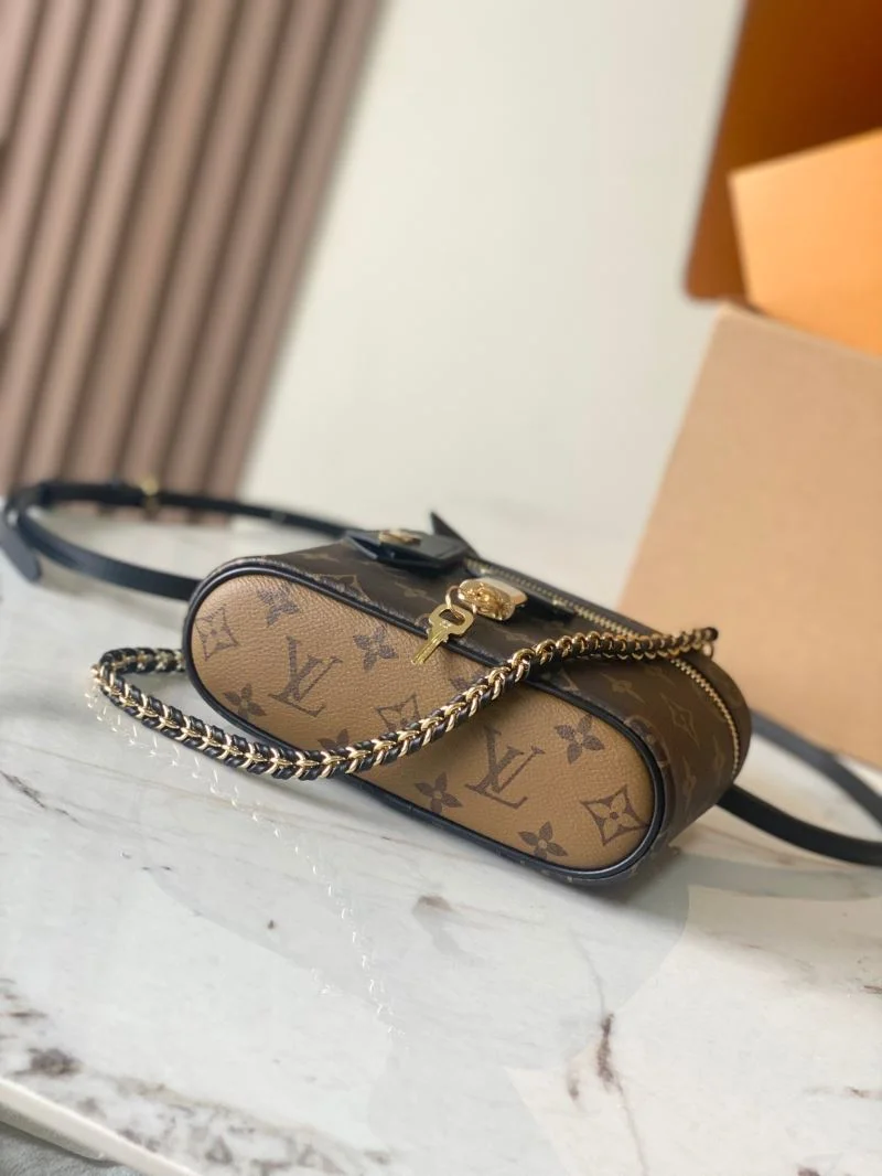Lightweight Louis Vuitton Cosmetic Bags 39766