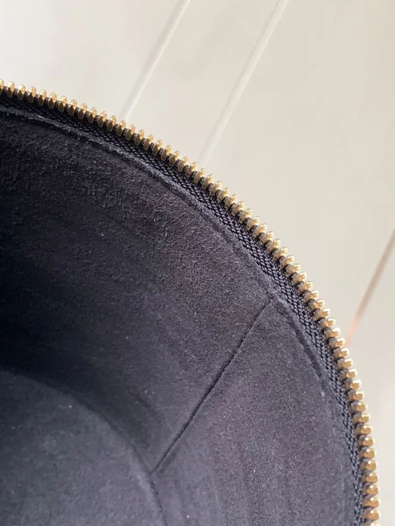 Louis Vuitton Cosmetic Bags FreshLook 39802