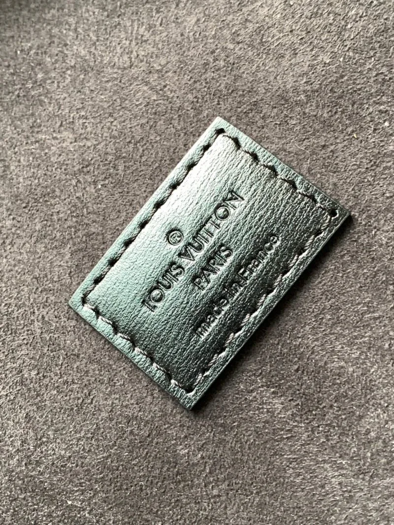 Louis Vuitton Cosmetic Bags FreshLook 39802