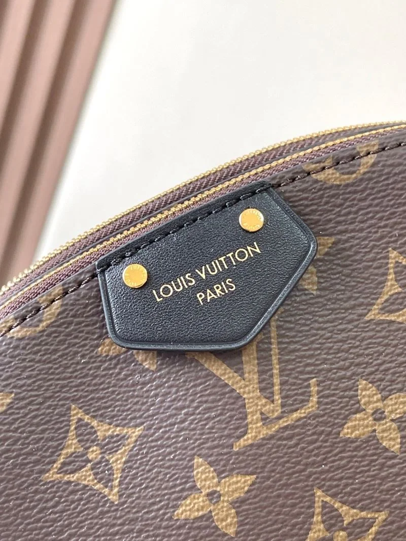 Youthful Louis Vuitton Cosmetic Bags 39750