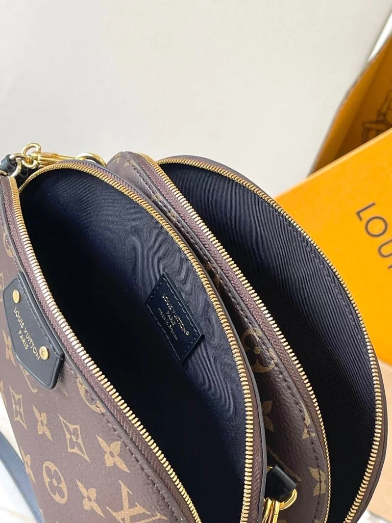 Youthful Louis Vuitton Cosmetic Bags 39750