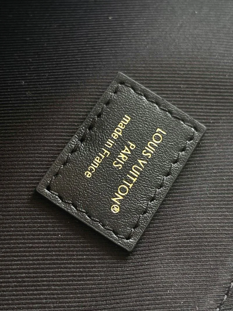 Youthful Louis Vuitton Cosmetic Bags 39750
