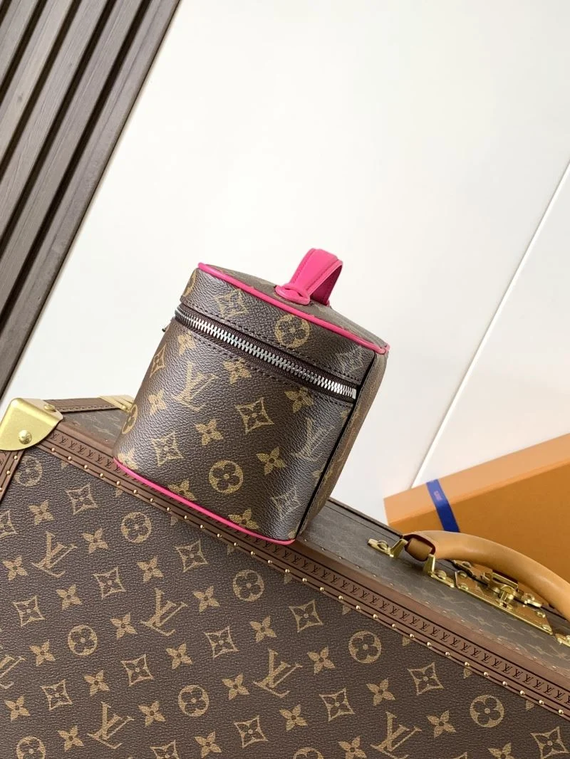 Louis Vuitton Cosmetic Bags Sporty 38917