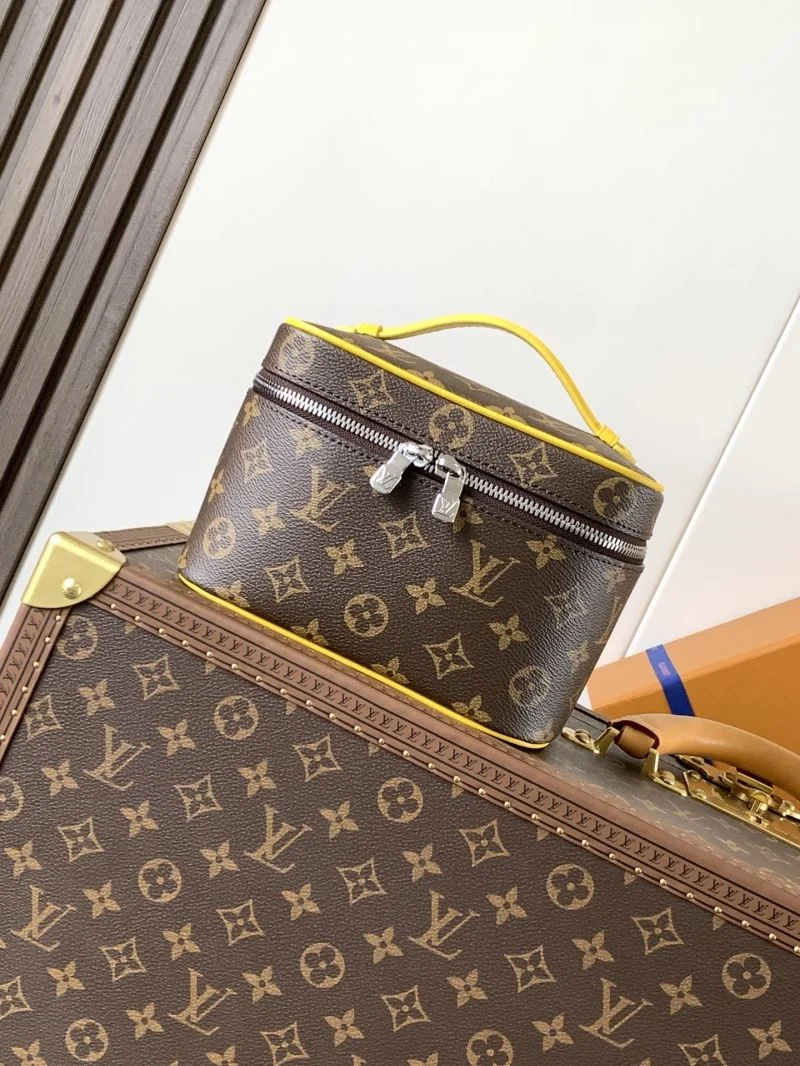 Packable Louis Vuitton Cosmetic Bags 38916