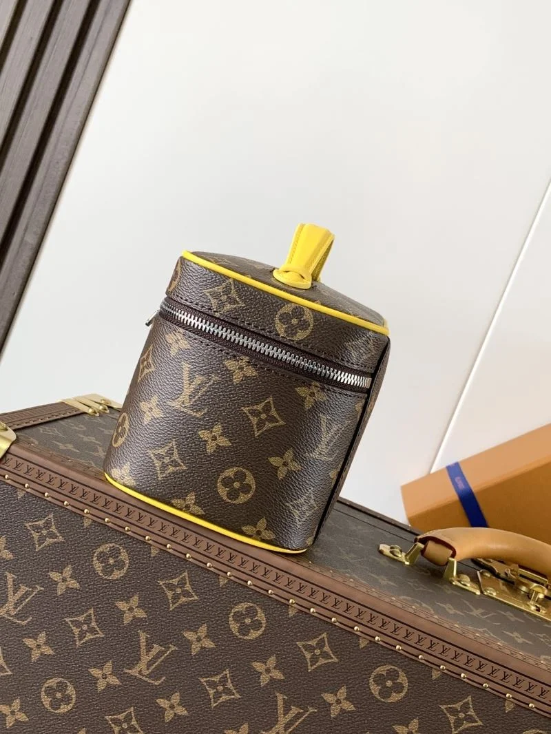 Packable Louis Vuitton Cosmetic Bags 38916
