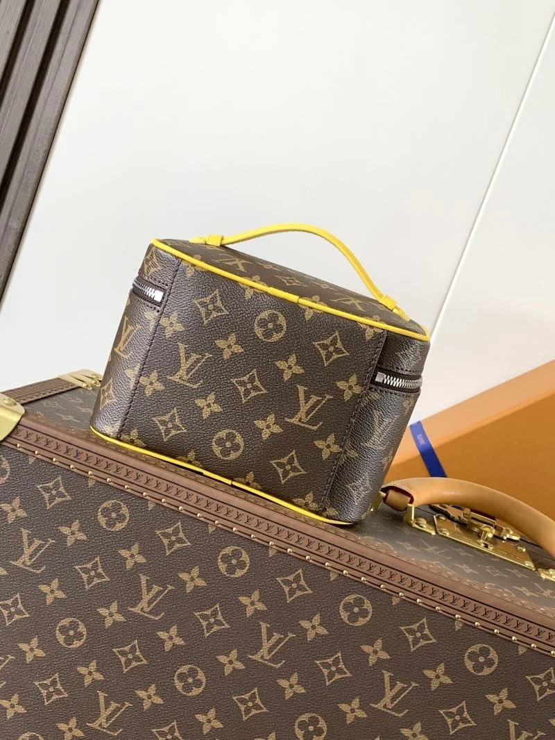 Packable Louis Vuitton Cosmetic Bags 38916