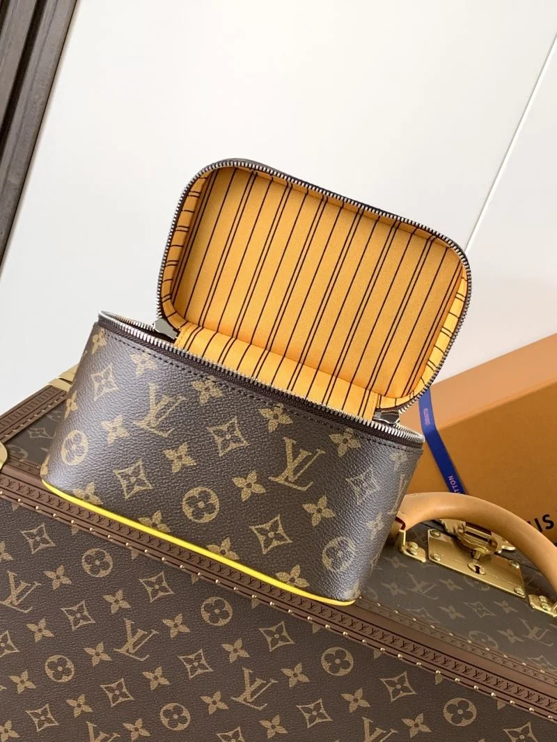 Packable Louis Vuitton Cosmetic Bags 38916