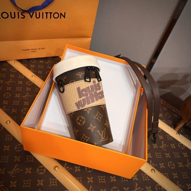 Louis Vuitton Cups Seasonal 262744