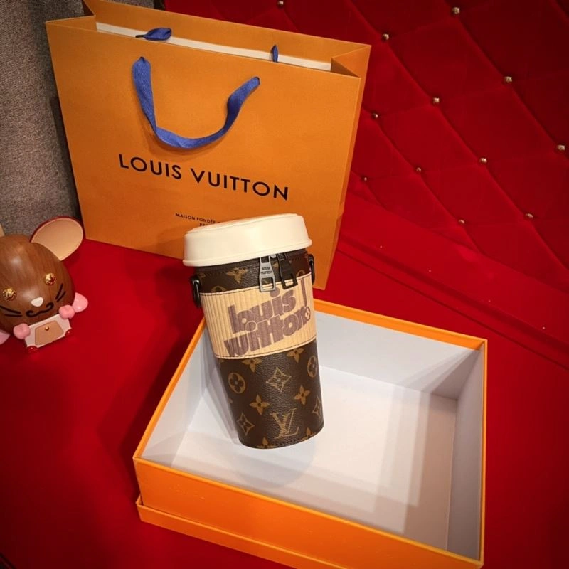 Louis Vuitton Cups Seasonal 262744