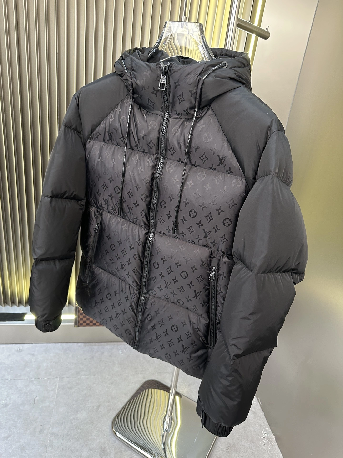Durable Louis Vuitton Down Jackets 139471