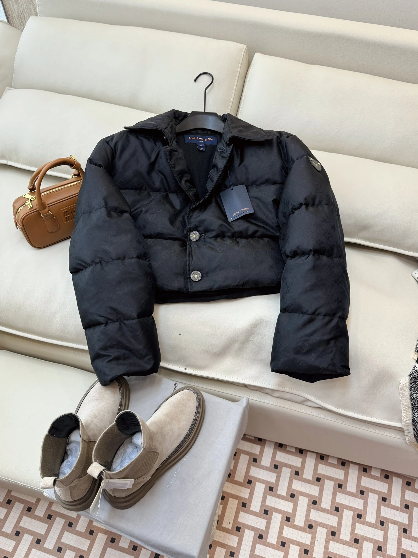 SoftTouch Louis Vuitton Down Jackets 139469