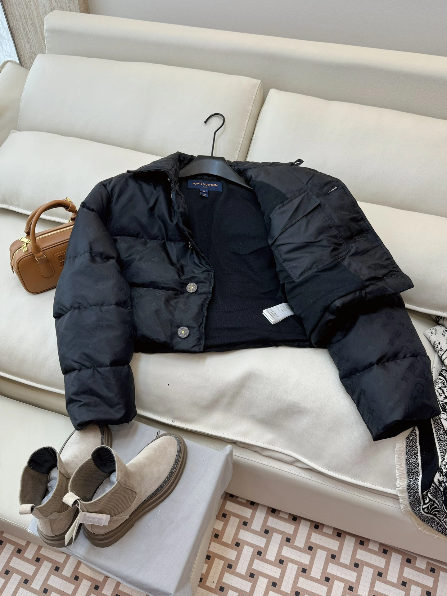 SoftTouch Louis Vuitton Down Jackets 139469