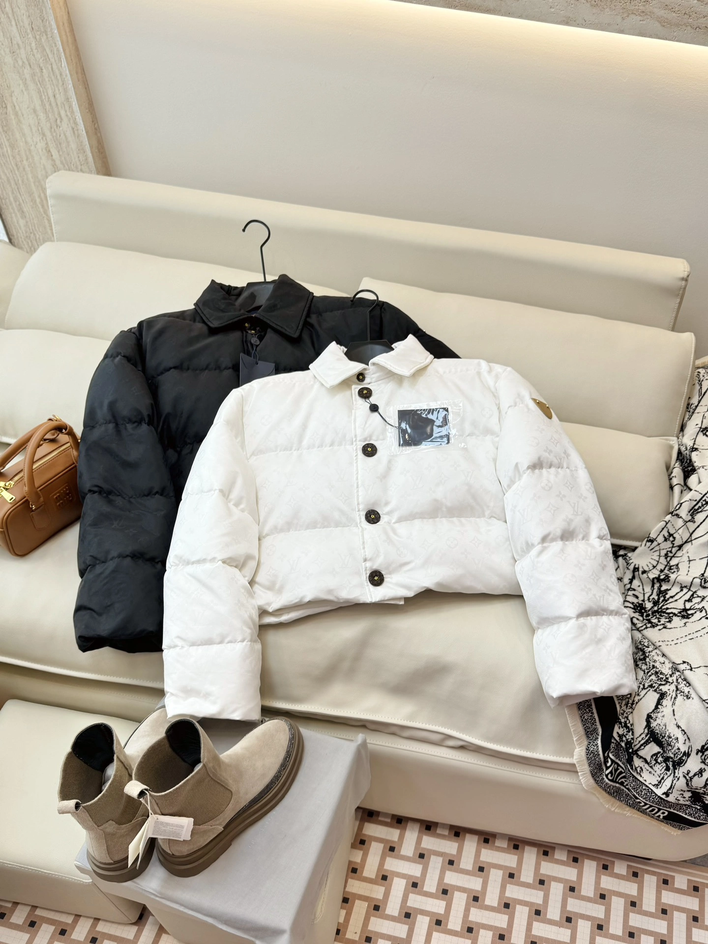 Louis Vuitton Down Jackets DailyWear 139470