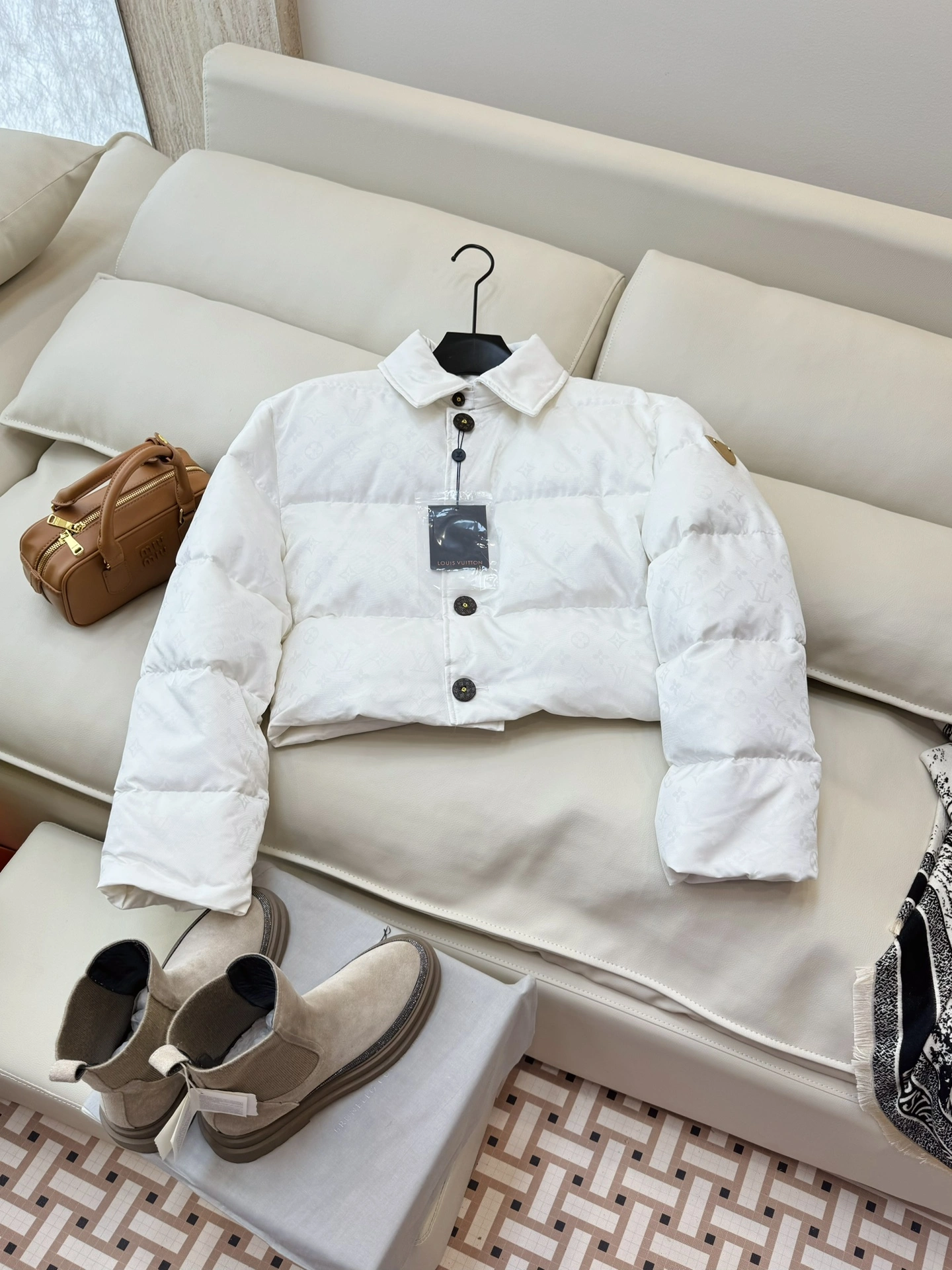 Louis Vuitton Down Jackets DailyWear 139470