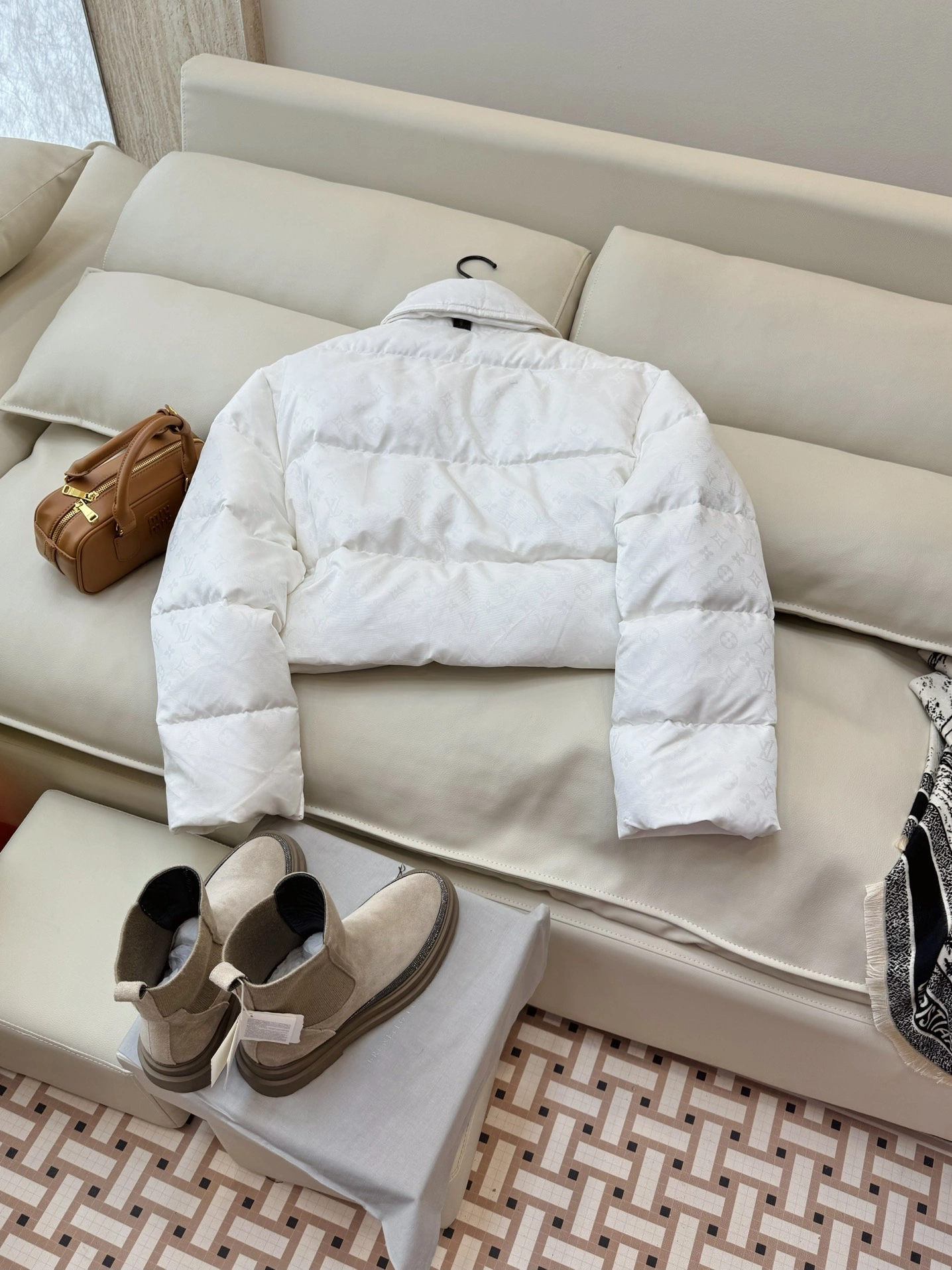Louis Vuitton Down Jackets DailyWear 139470