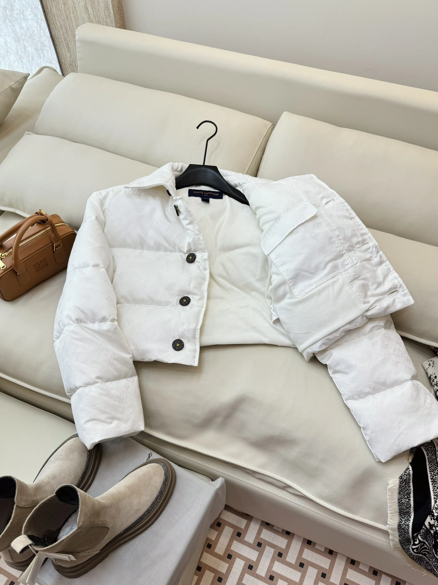 Louis Vuitton Down Jackets DailyWear 139470