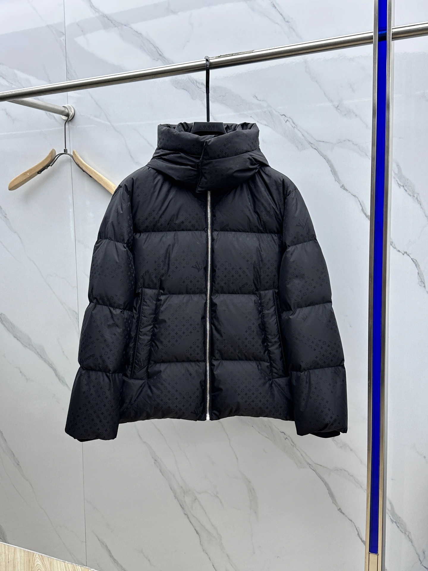 Lightweight Louis Vuitton Down Jackets 139478