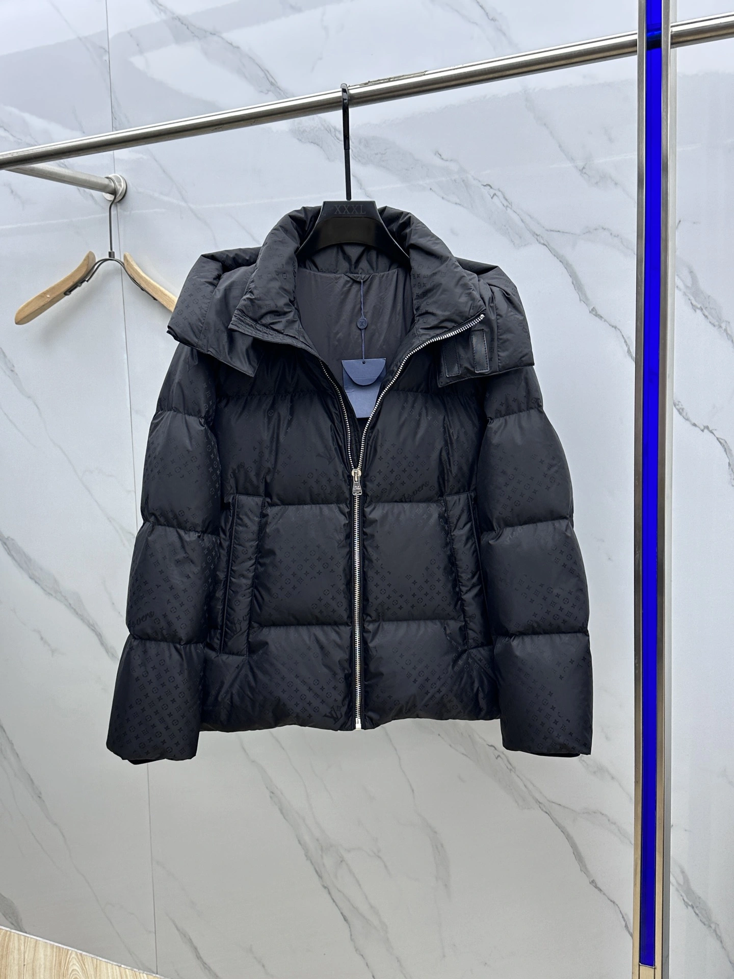 Lightweight Louis Vuitton Down Jackets 139478
