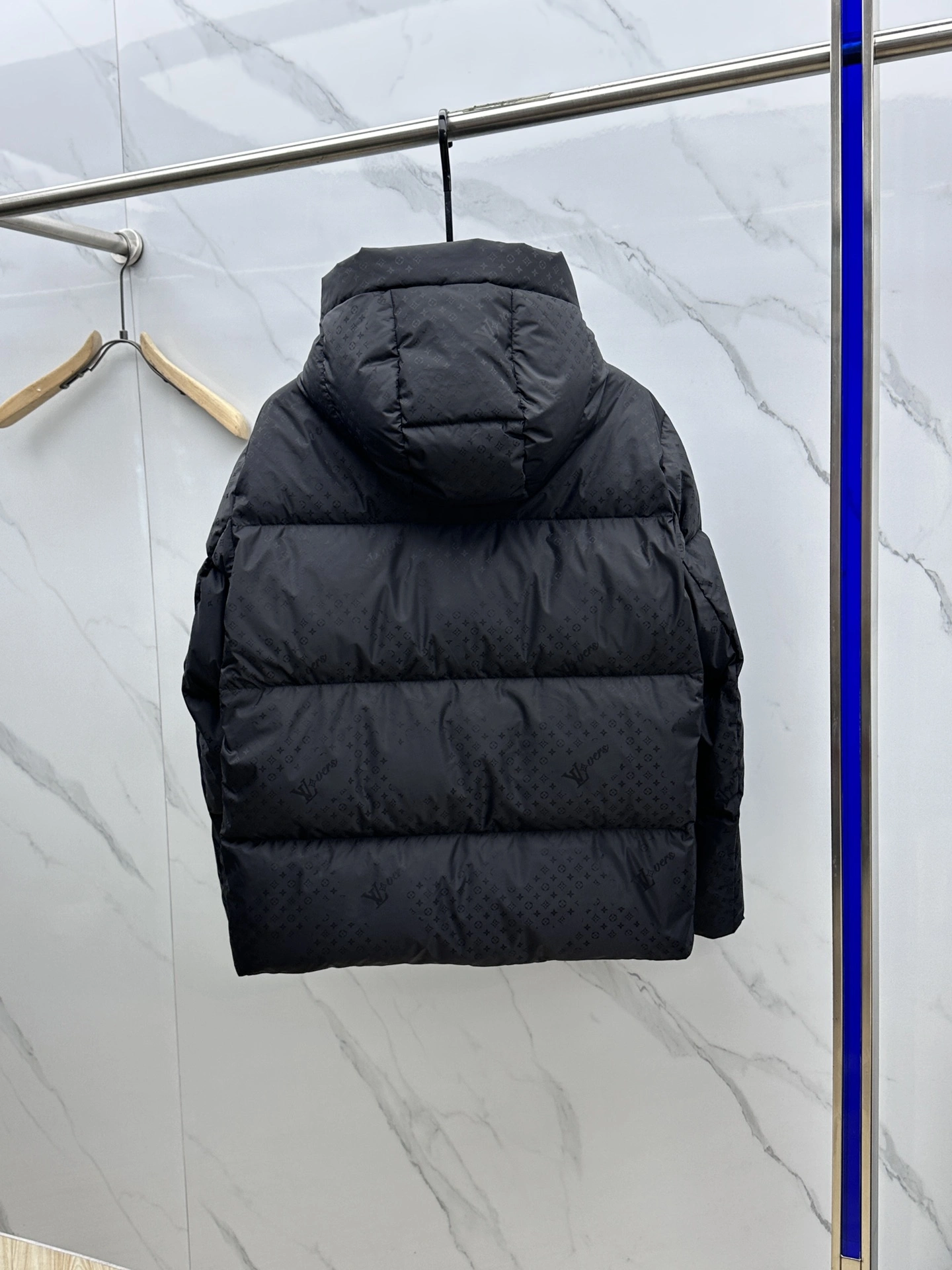 Lightweight Louis Vuitton Down Jackets 139478