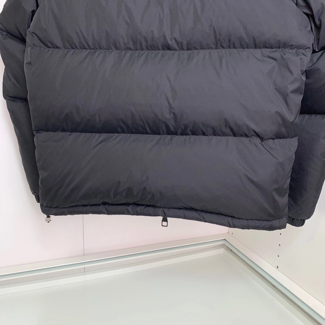 Sleek Louis Vuitton Down Jackets 139465