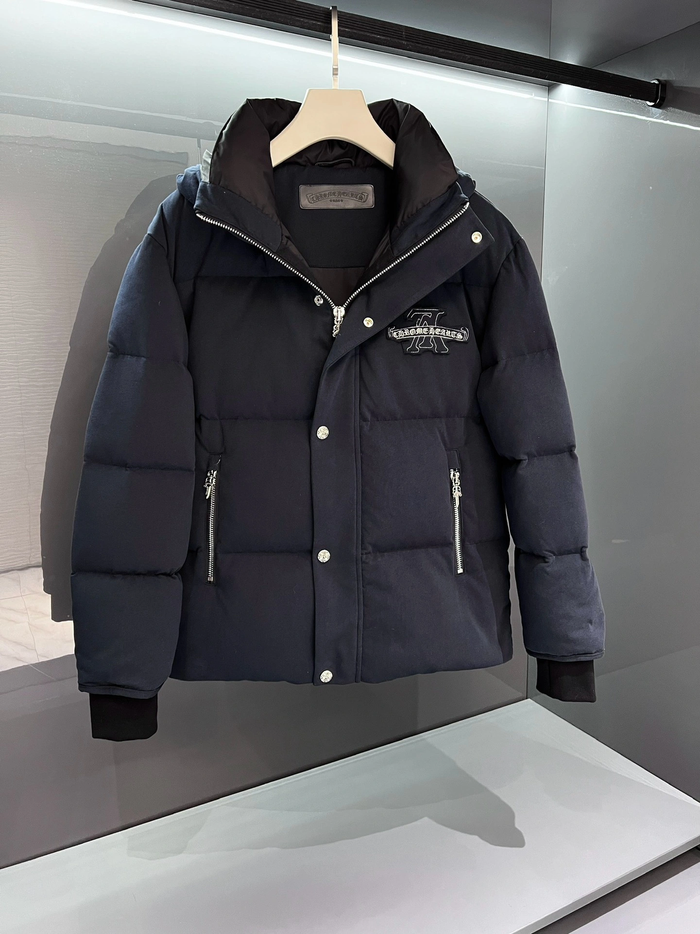 ModernLook Louis Vuitton Down Jackets 139466
