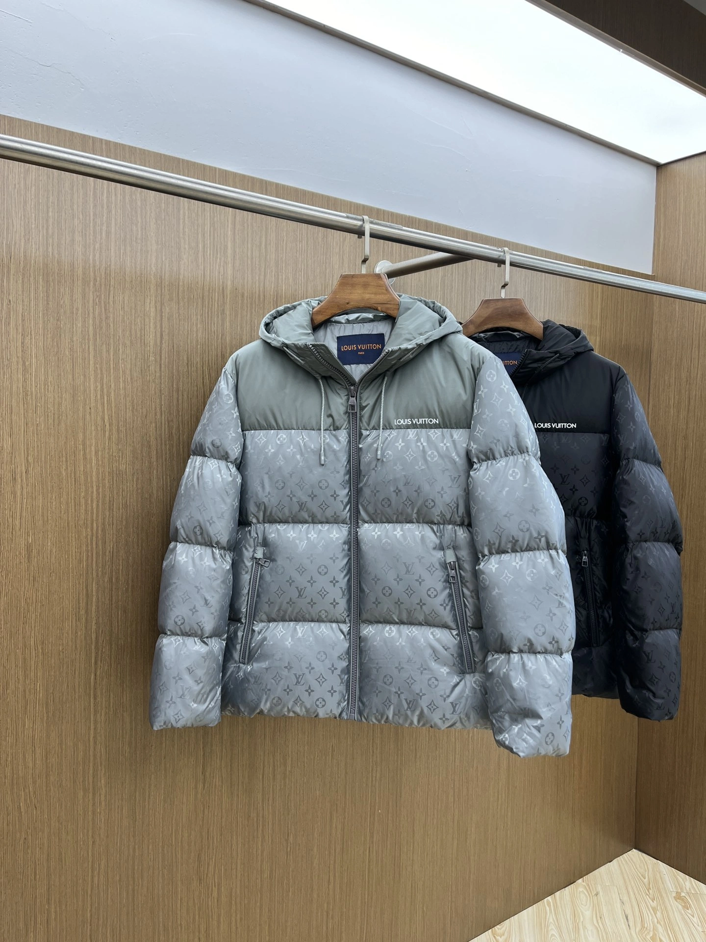 HighPerformance Louis Vuitton Down Jackets 139479