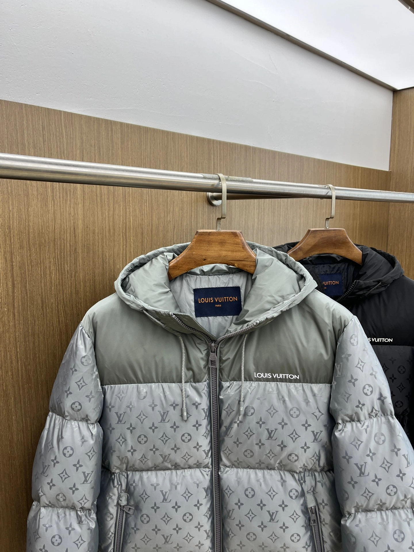 HighPerformance Louis Vuitton Down Jackets 139479