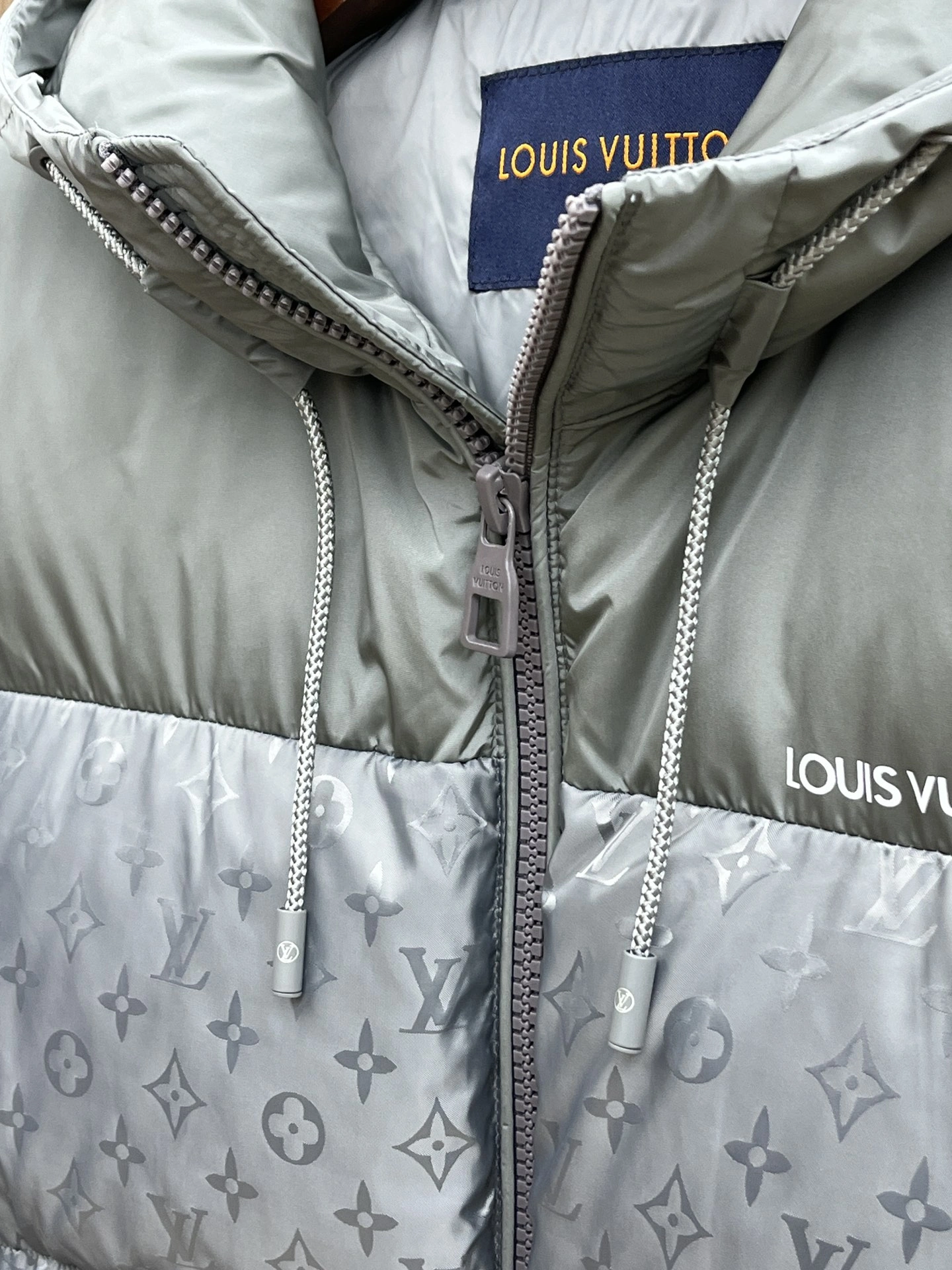 HighPerformance Louis Vuitton Down Jackets 139479