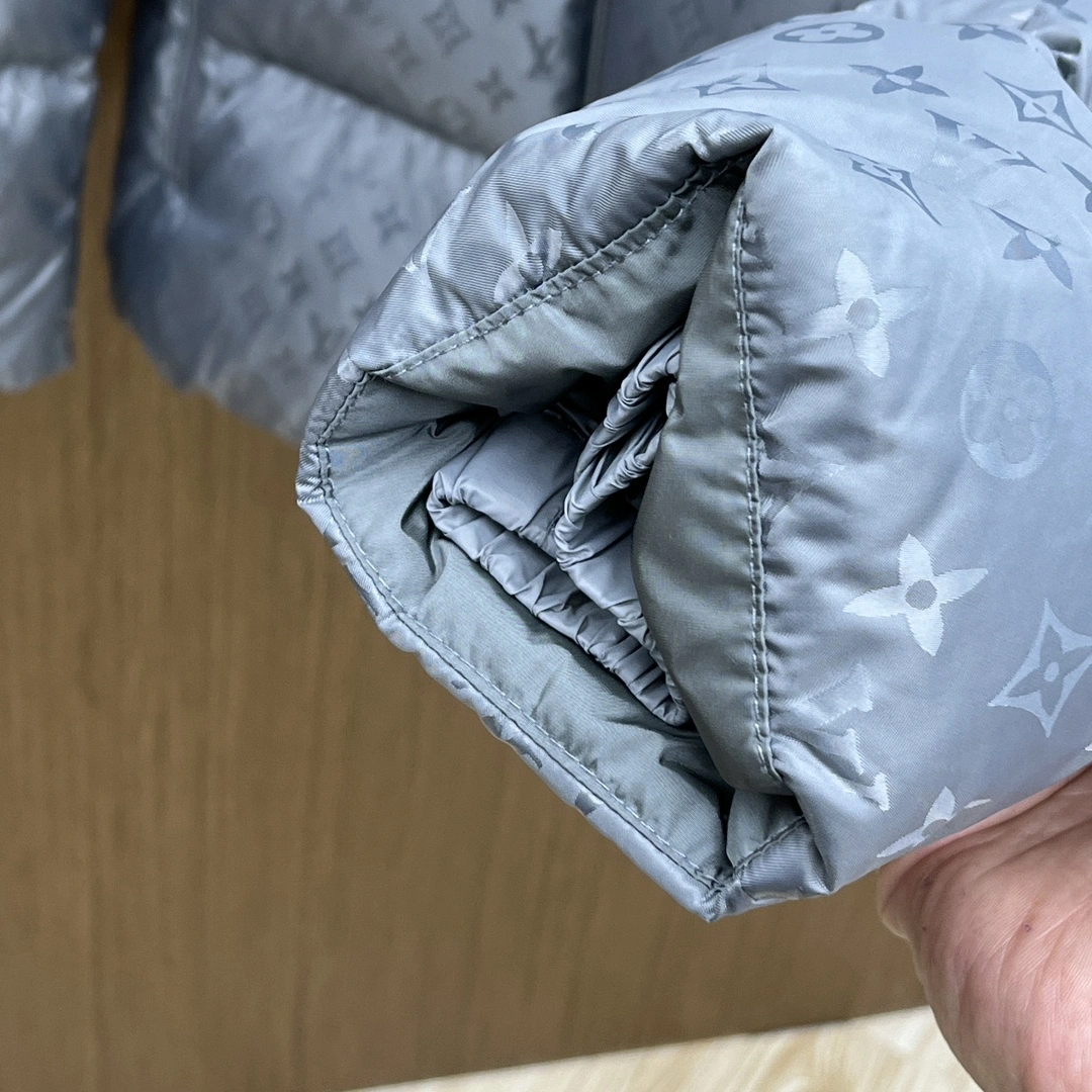 HighPerformance Louis Vuitton Down Jackets 139479