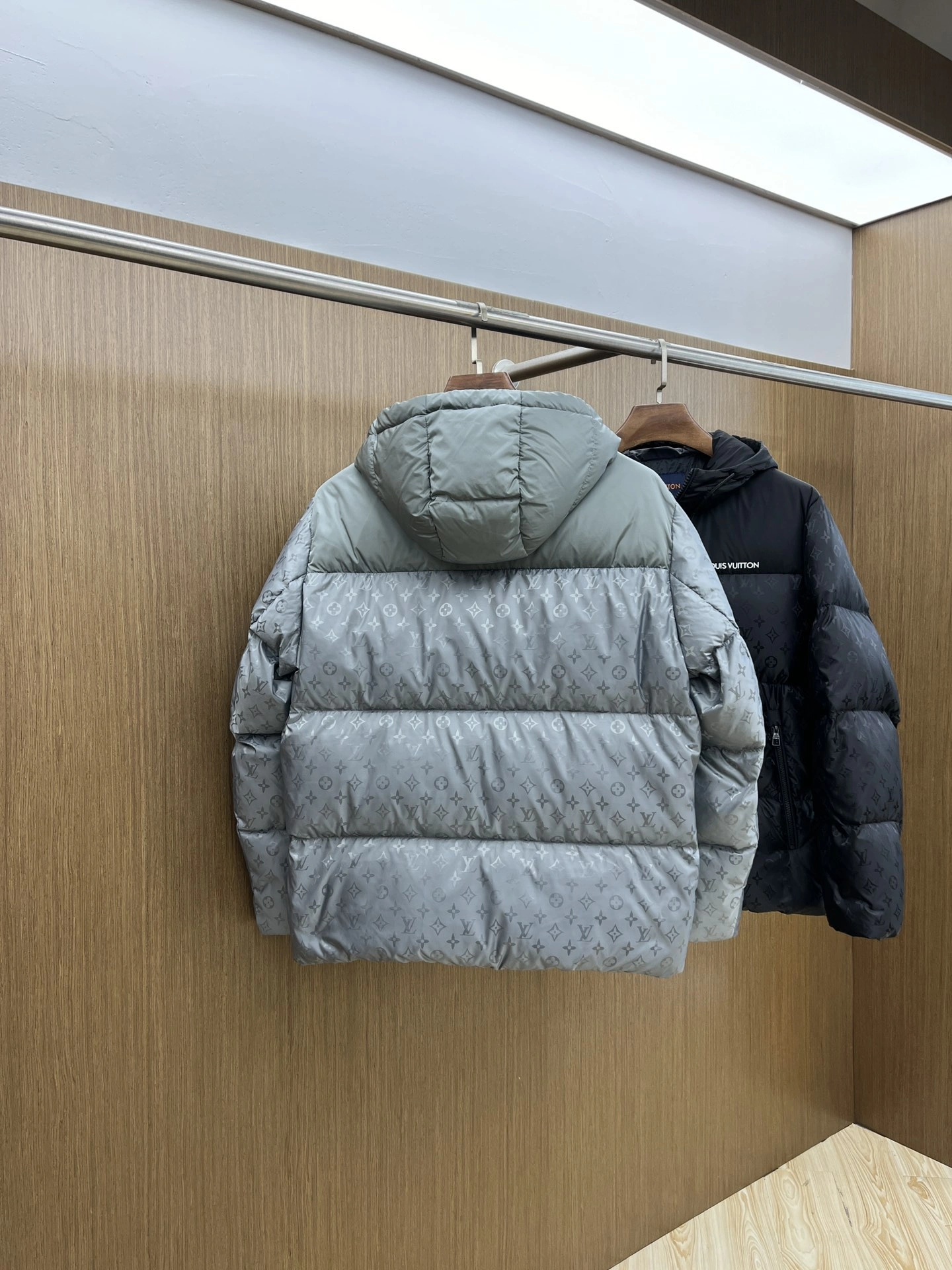 HighPerformance Louis Vuitton Down Jackets 139479