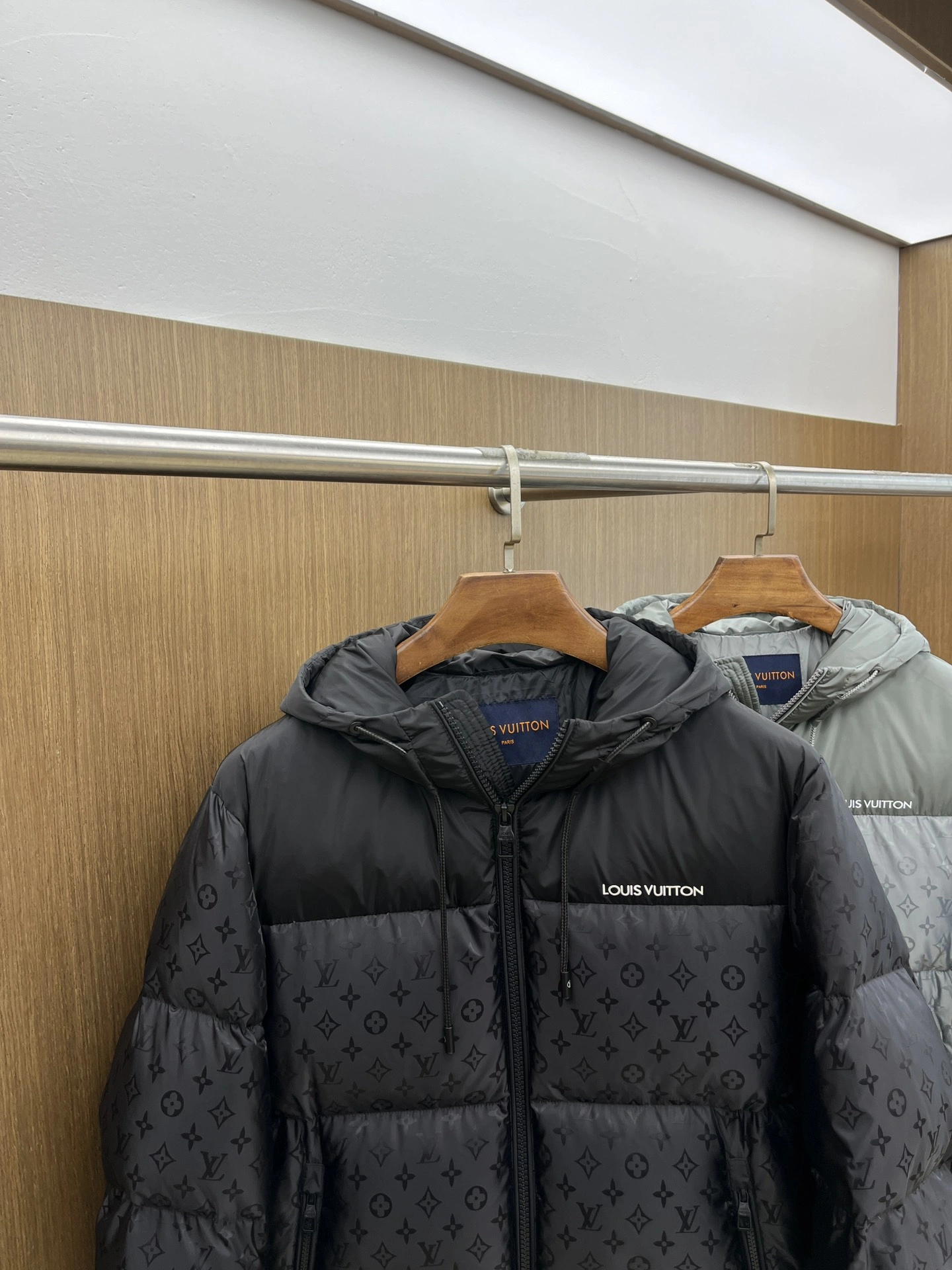 Louis Vuitton Down Jackets Bold 139472