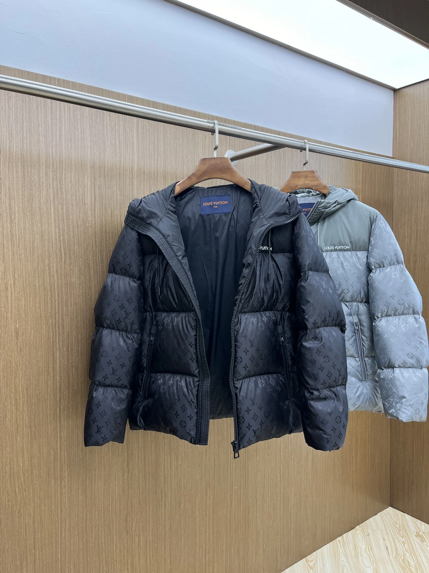 Louis Vuitton Down Jackets Bold 139472