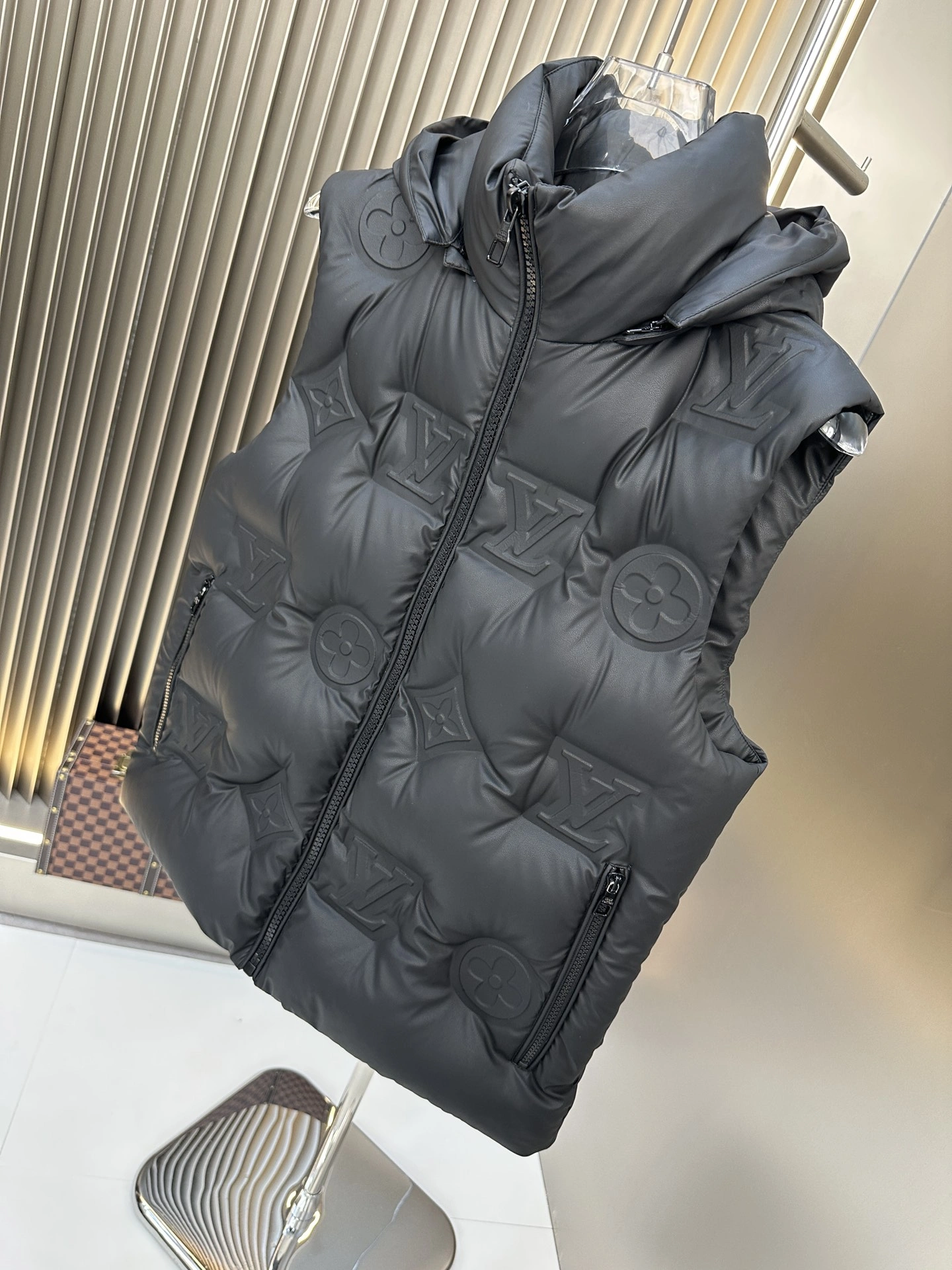 GoodFit Louis Vuitton Down Jackets 139460