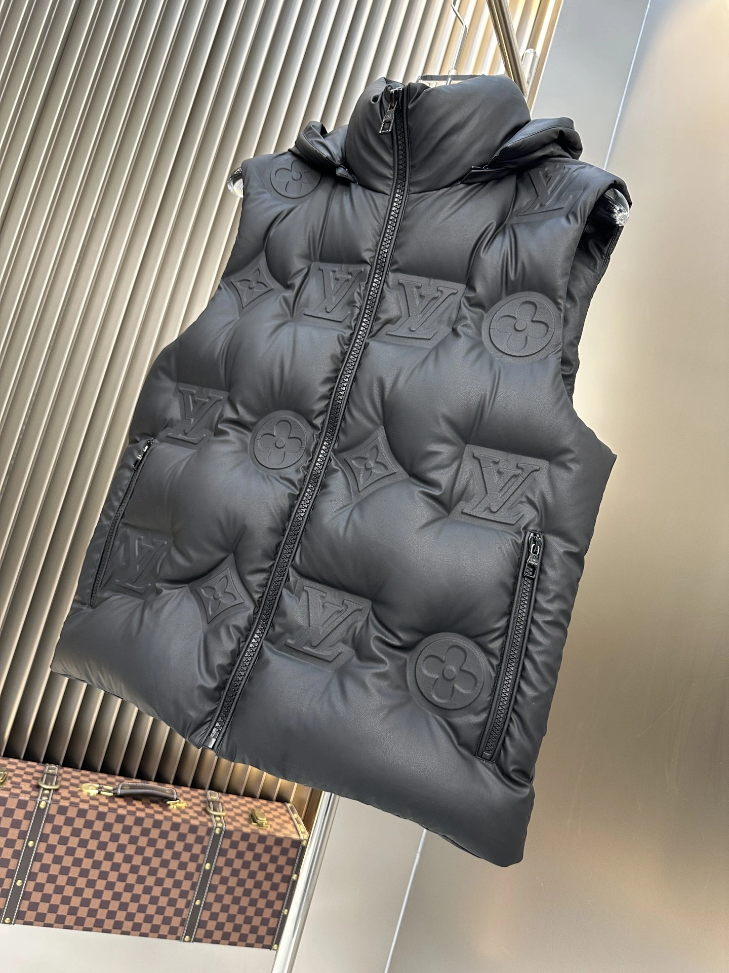 GoodFit Louis Vuitton Down Jackets 139460
