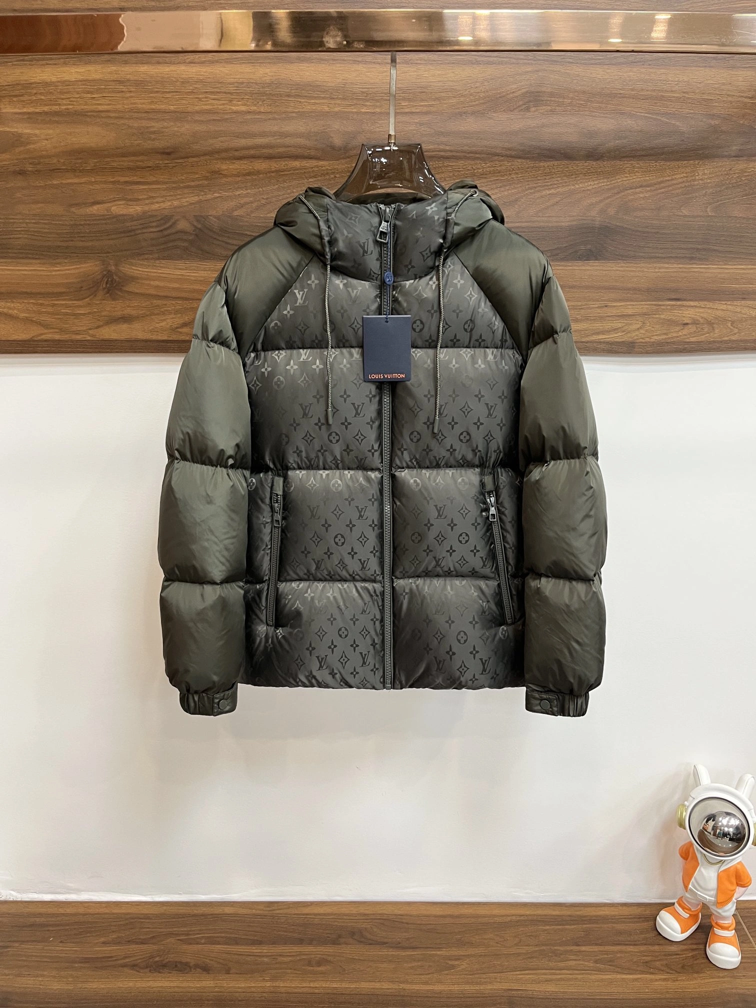 Louis Vuitton Down Jackets Chic 139476