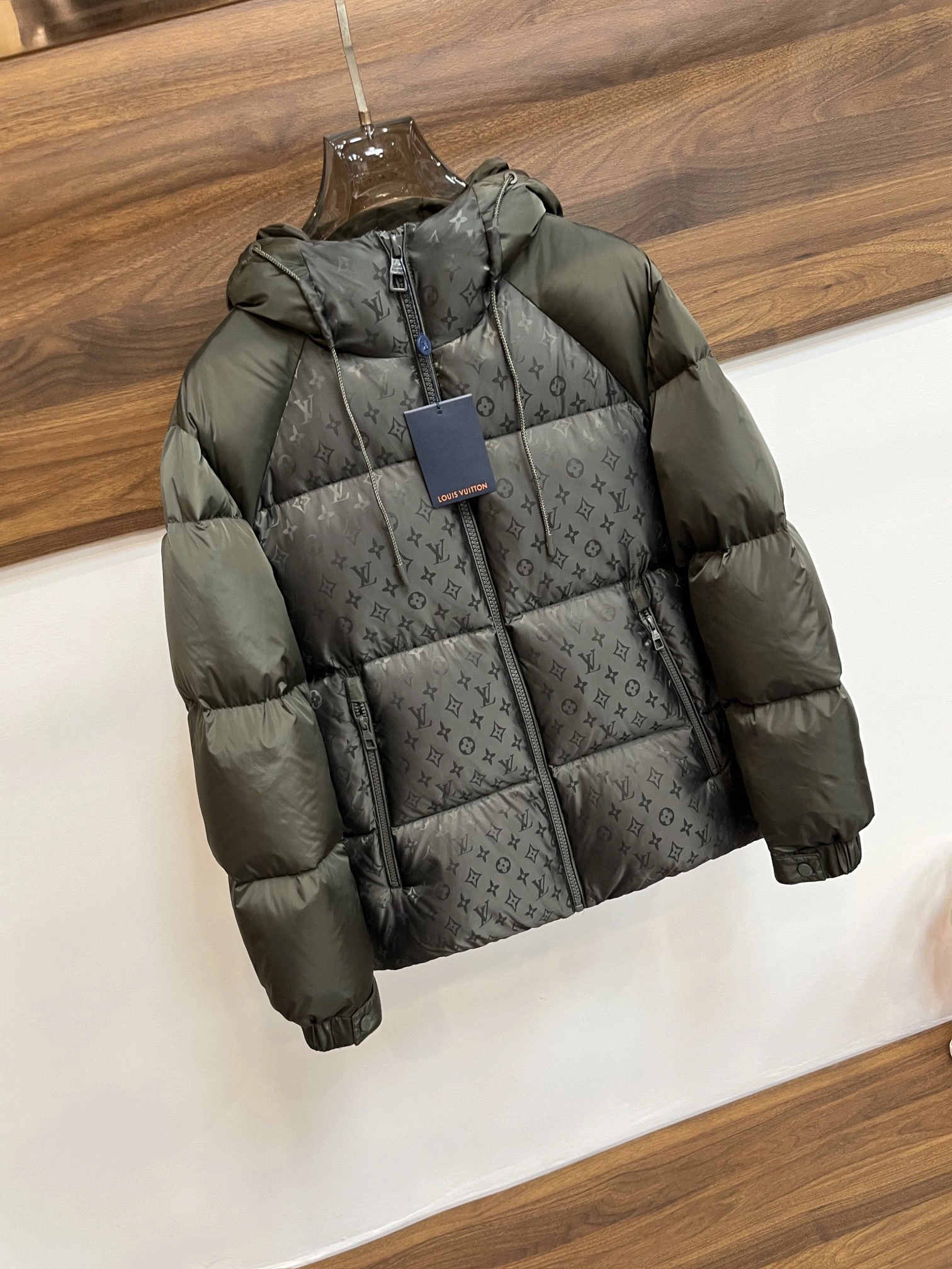 Louis Vuitton Down Jackets Chic 139476