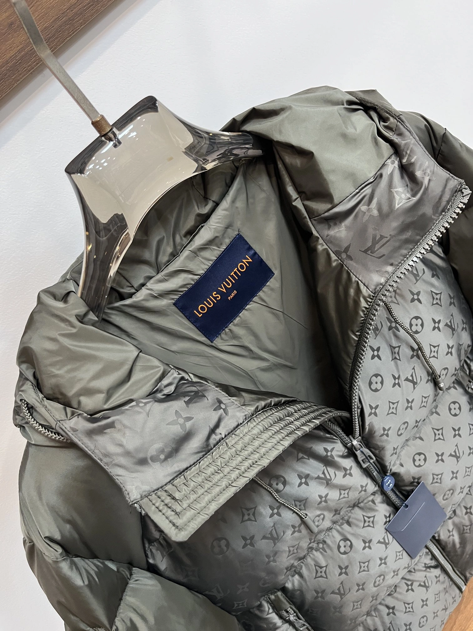 Louis Vuitton Down Jackets Chic 139476