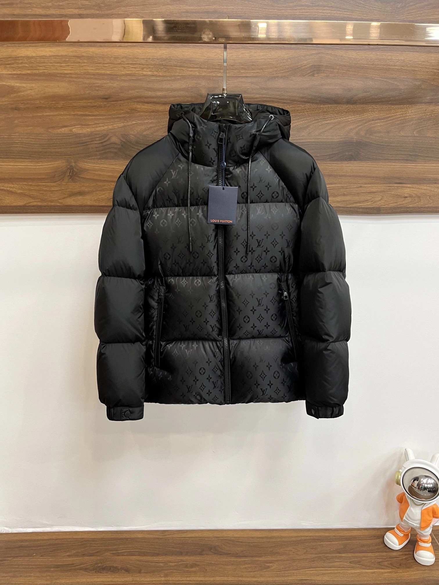 Breathable Louis Vuitton Down Jackets 139463
