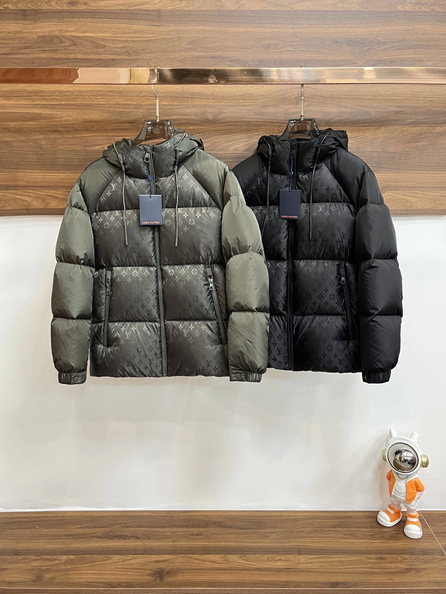 Breathable Louis Vuitton Down Jackets 139463